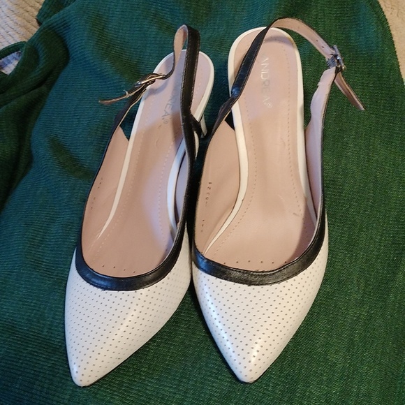 Andrea White and black heels 👠 shoes 💕 - Picture 2 of 6